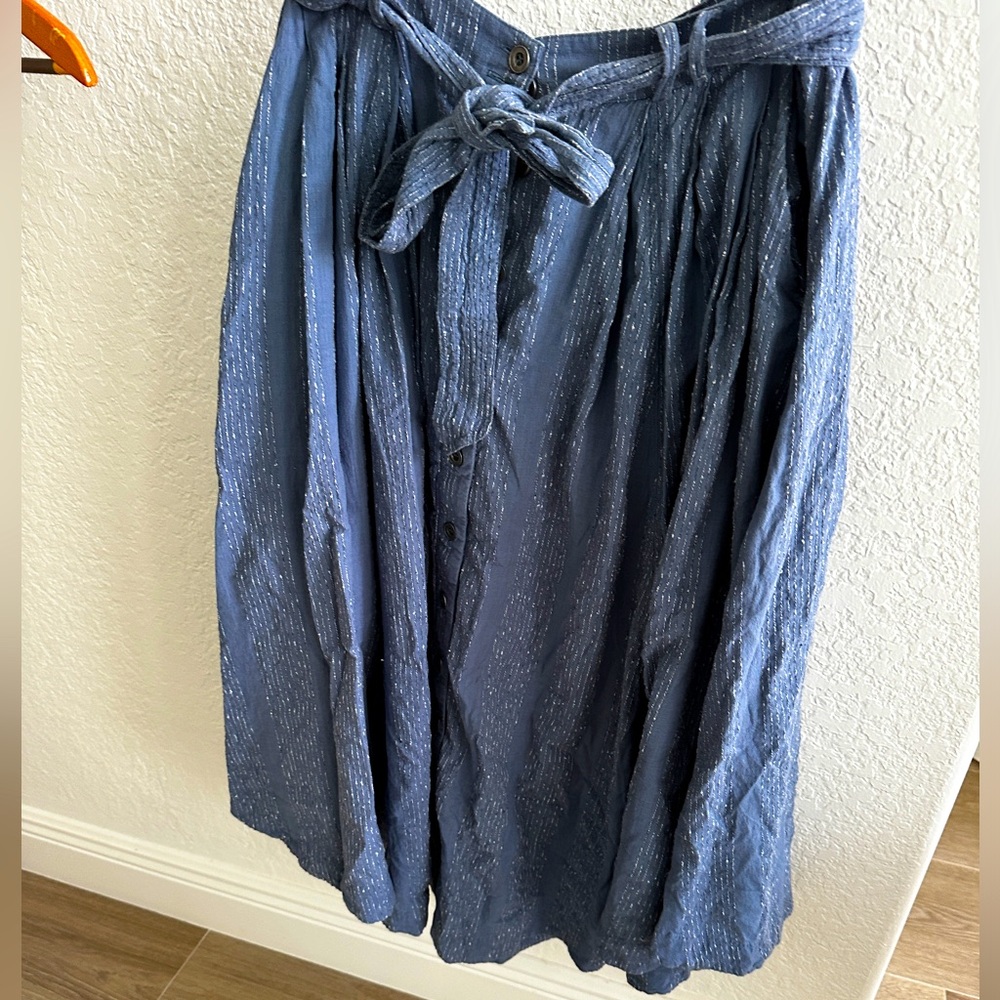 Beautiful light cotton midi skirt with pockets from Free People